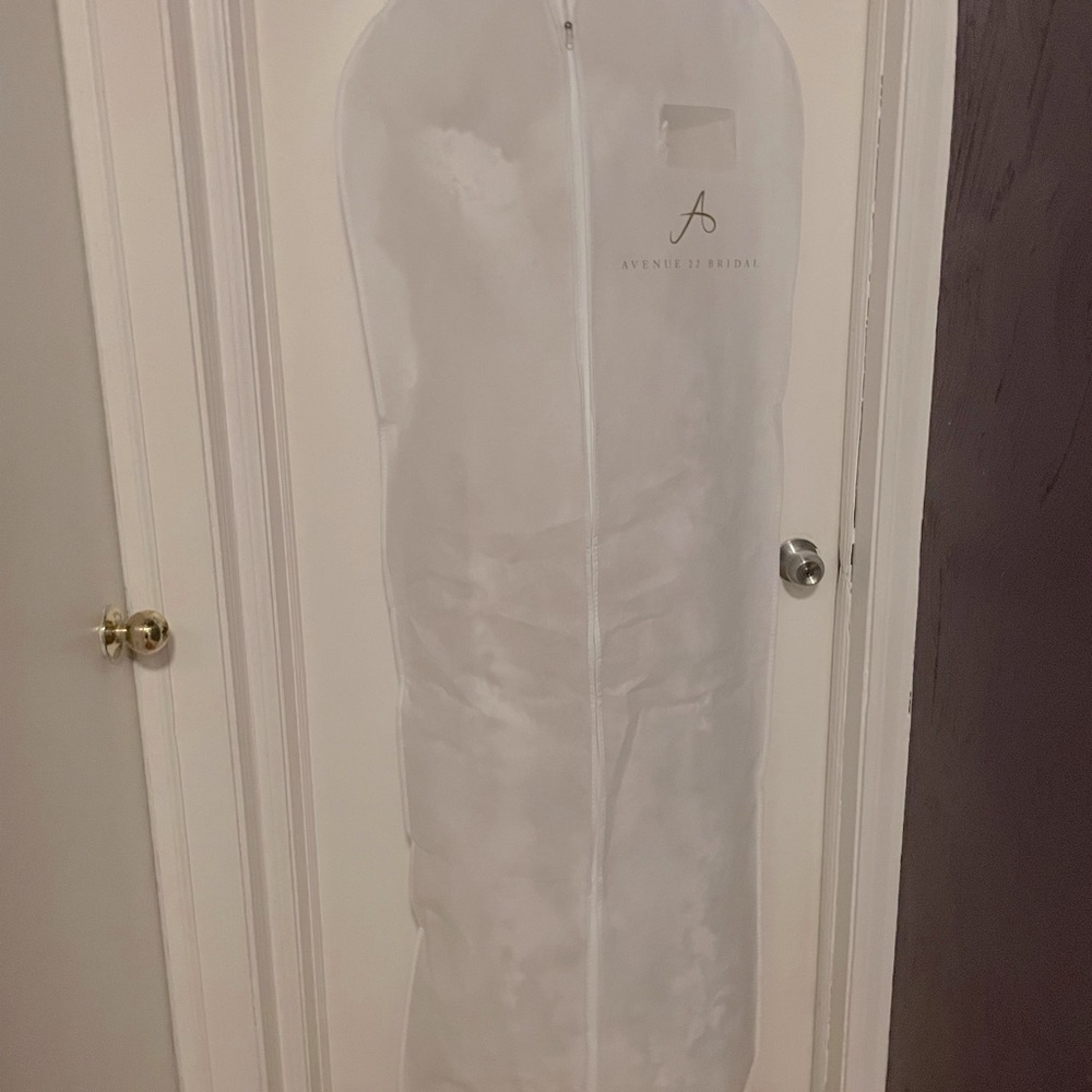 Martina Liana Wedding Dress Style 1103 - Brand New - Never Worn - Picture 13 of 15